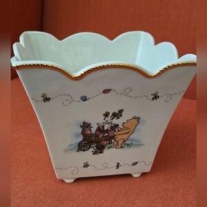 Pooh's Blooming Friendship Cachepot  - Lenox China 2001